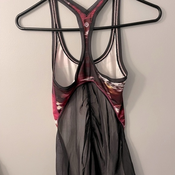 Lululemon Top Size 4- Excellent Condition - Picture 2 of 4